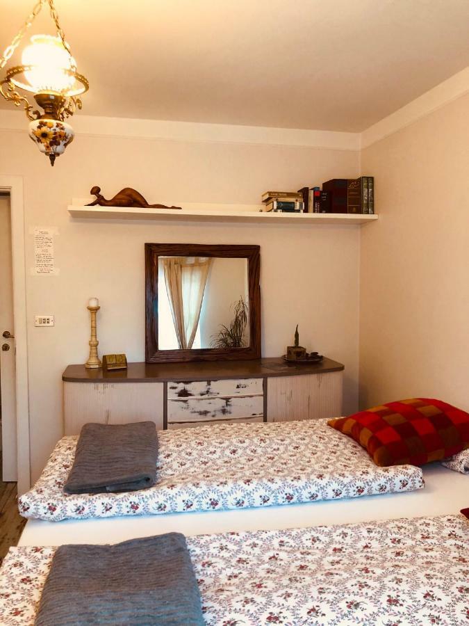 Zoei'S Place